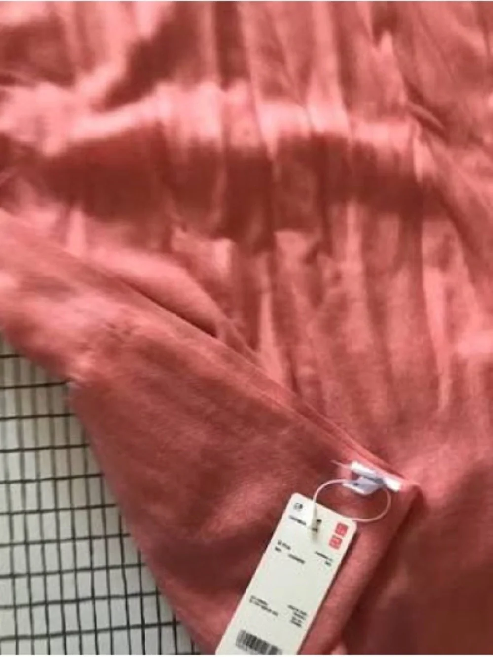 Uniqlo NWT 100% cashmere Tissue Scarf stole